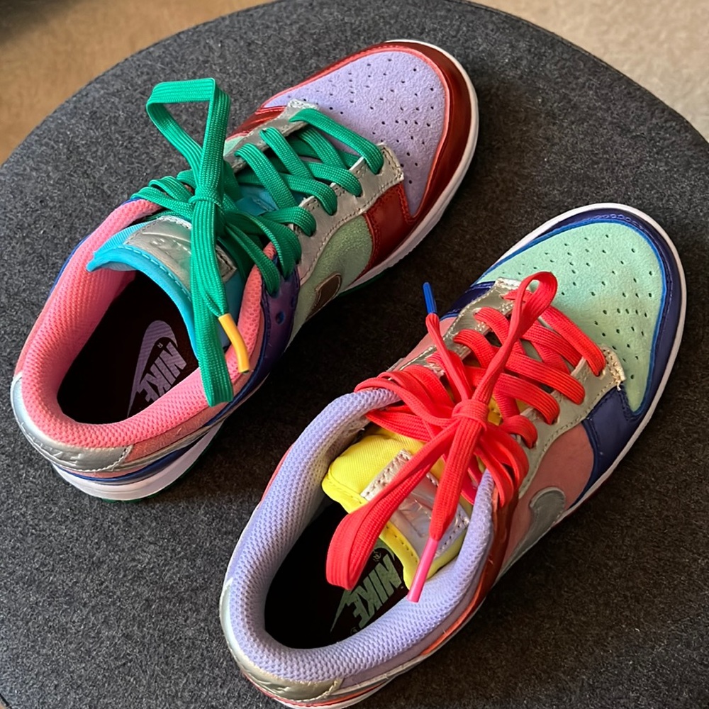 Women’s Nike Dunk Low SE in Sunset Pulse/Silver - size 5 1/2